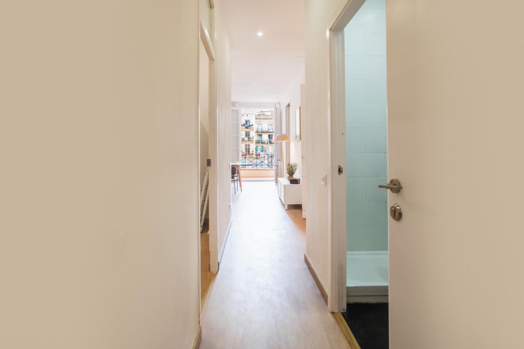 2esc1067 - Magnific 2br Flat In The Gothic Distric *