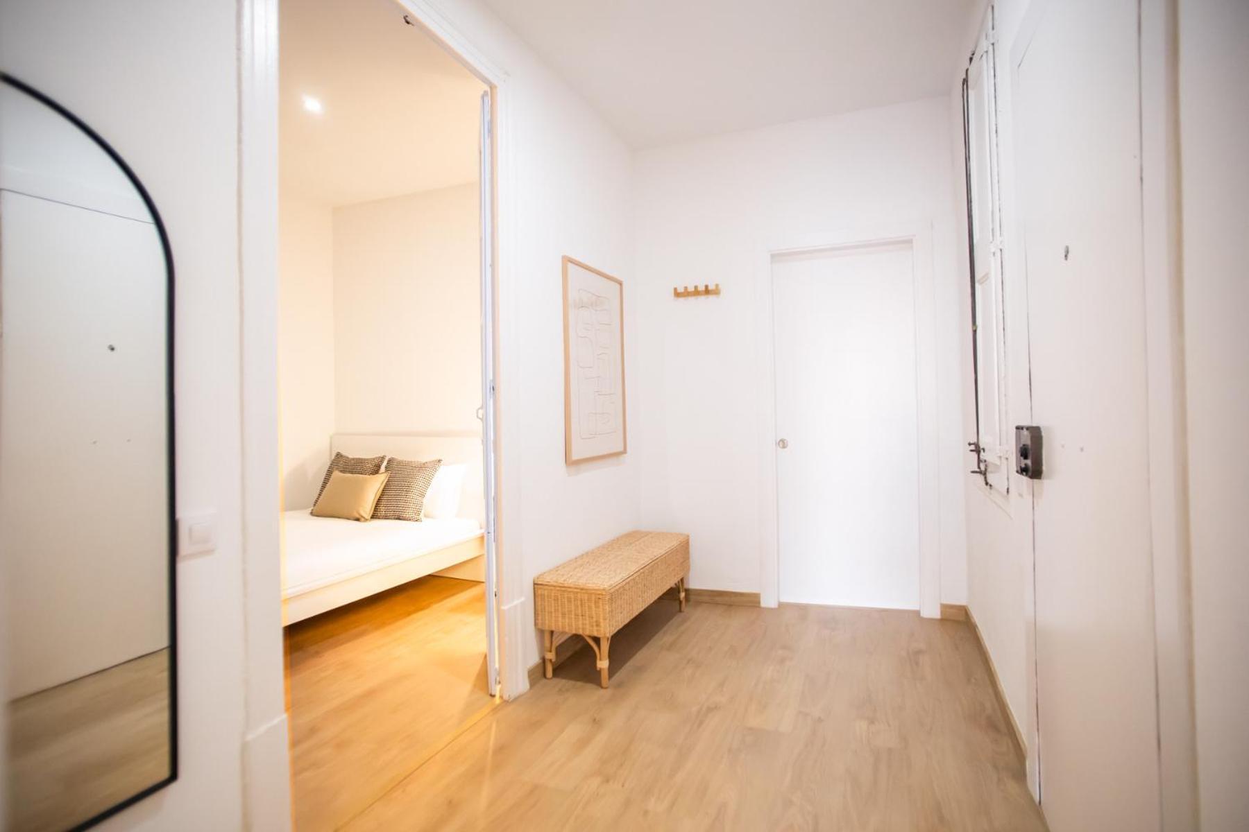 2esc1067 - Magnific 2br Flat In The Gothic Distric