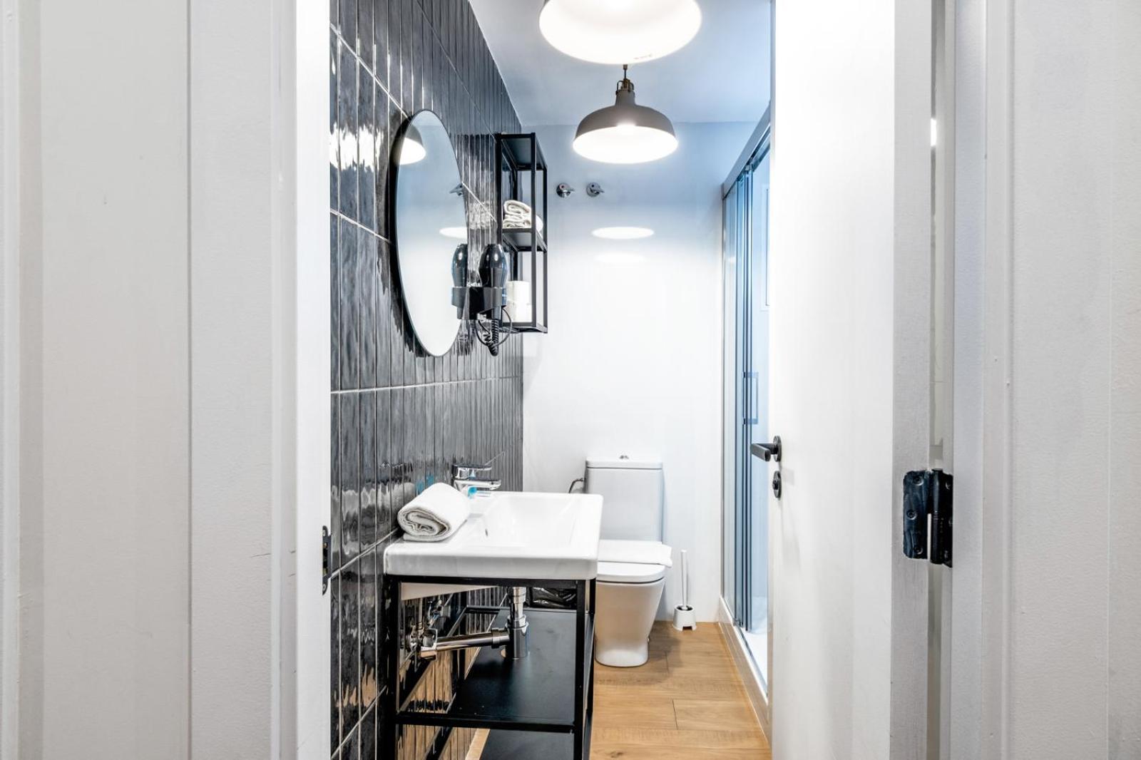 Bebarceloner Eixample - 4 Bedrooms Apartment *