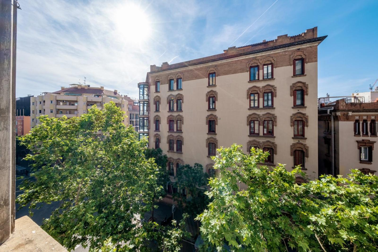Apartment Bebarceloner Eixample - 4 Bedrooms *