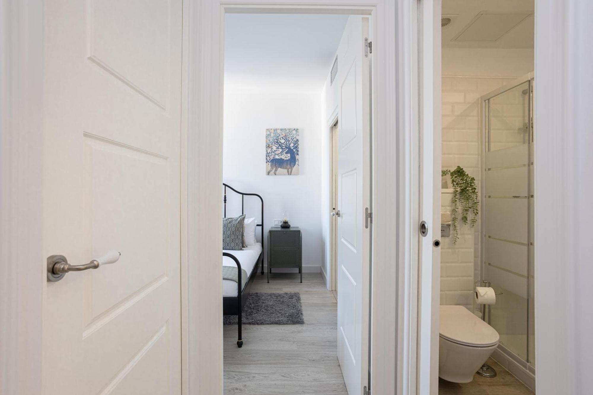 Bright & Stylish Flat In Trendy Grcia *