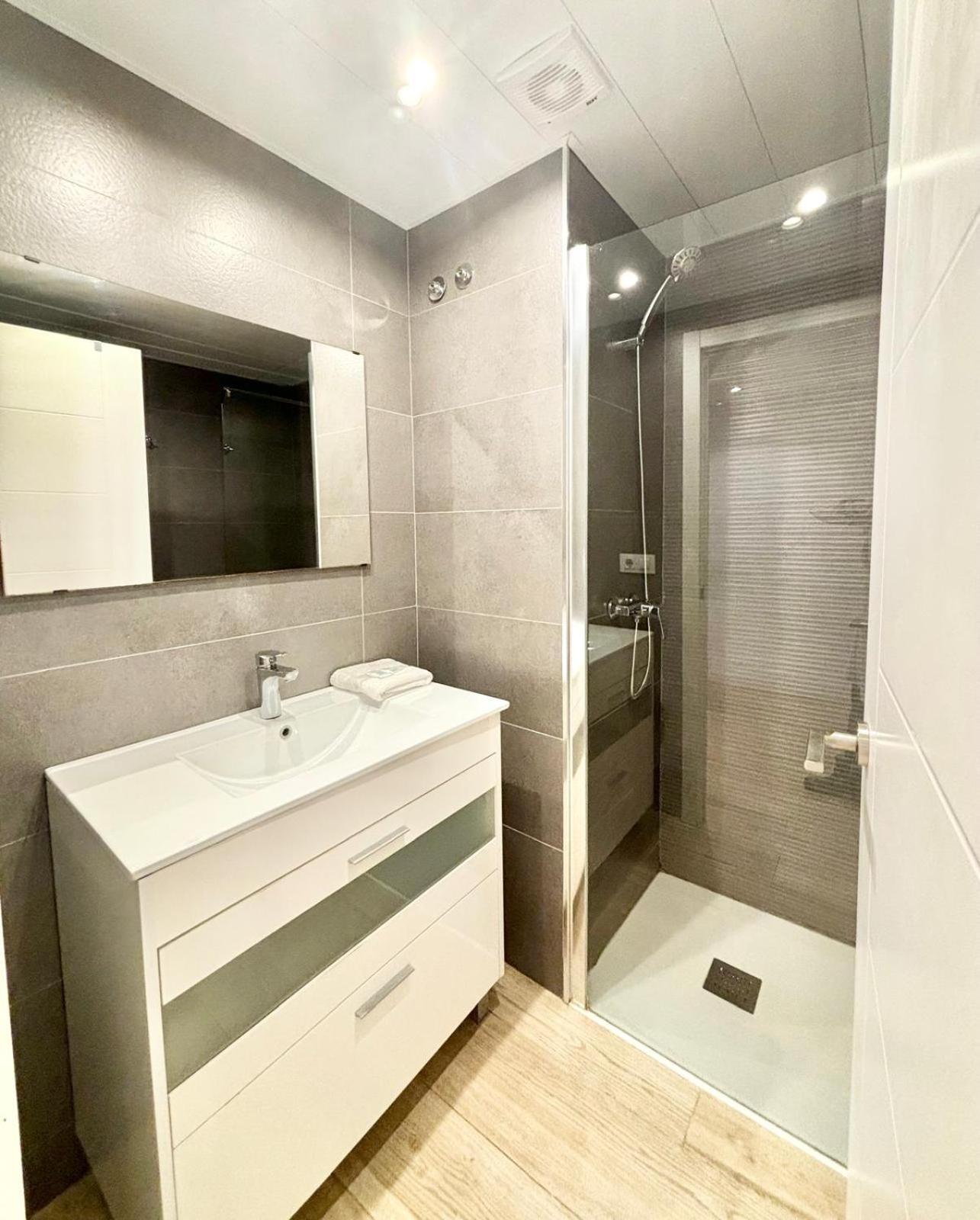Piso Con Dos Con Camas Dobles Y Terrazas En El Poblenou Apartamento Barcelona