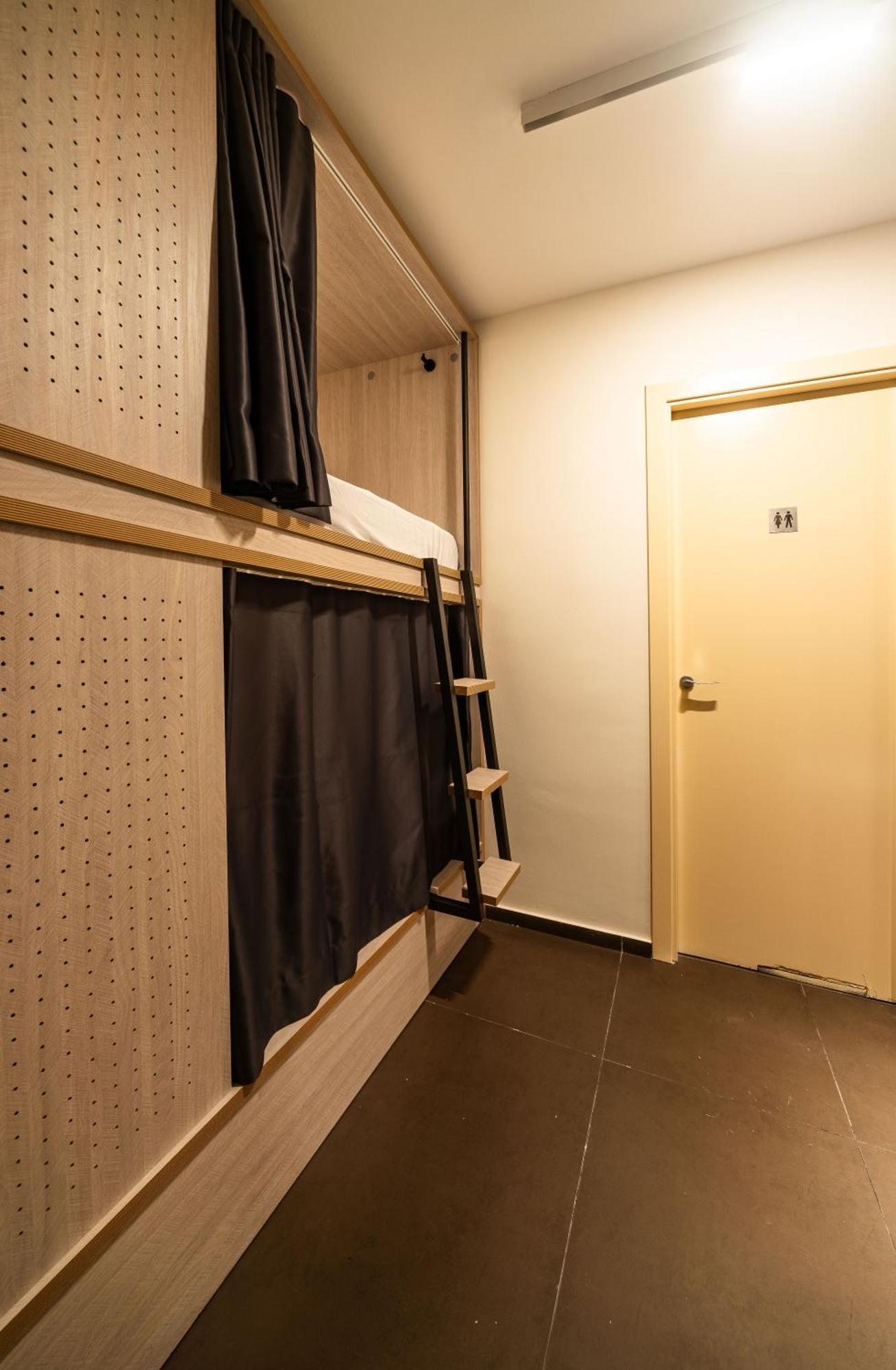 Gg Hostel *