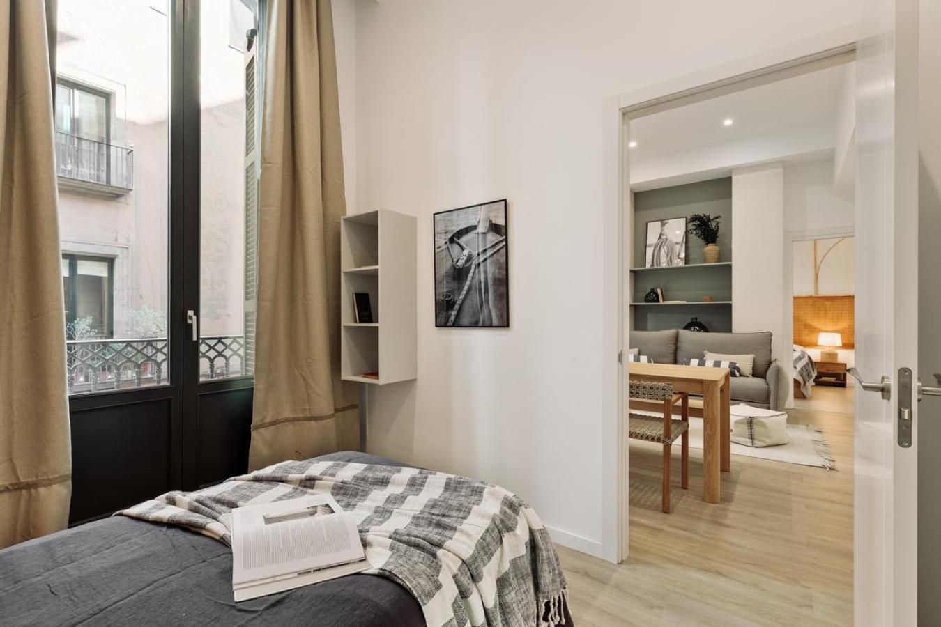Baronissi - 2 Bedrooms And Terrace In Ciutat Vella Apartment *