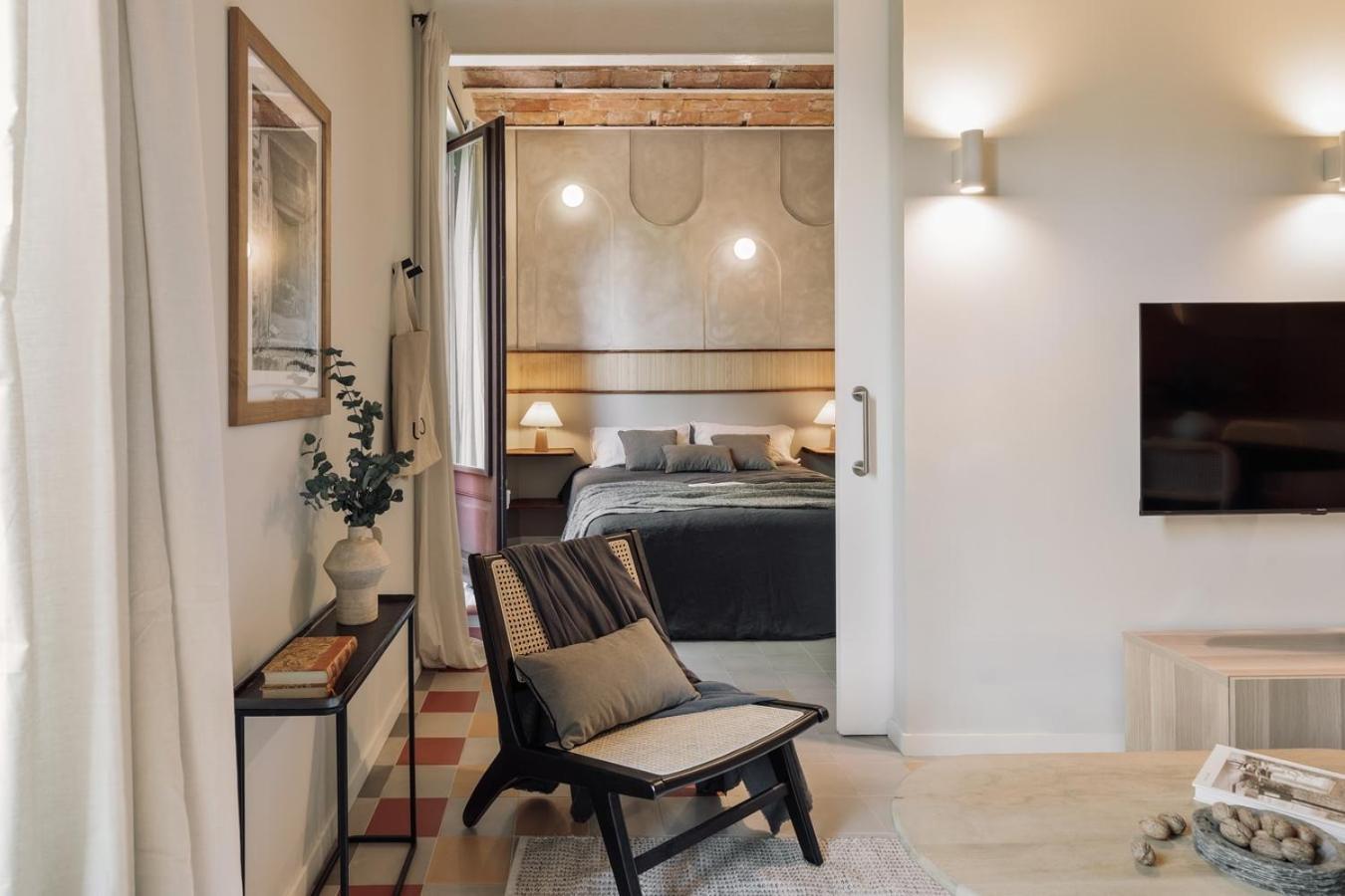 Nal - 2 Bedrooms, Office And Balcony In Eixample Dreta Apartment