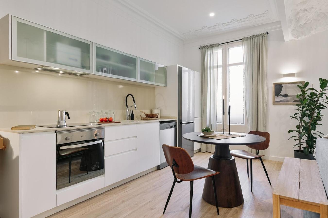 Baia - And Balcony In Eixample Esquerra Apartamento *