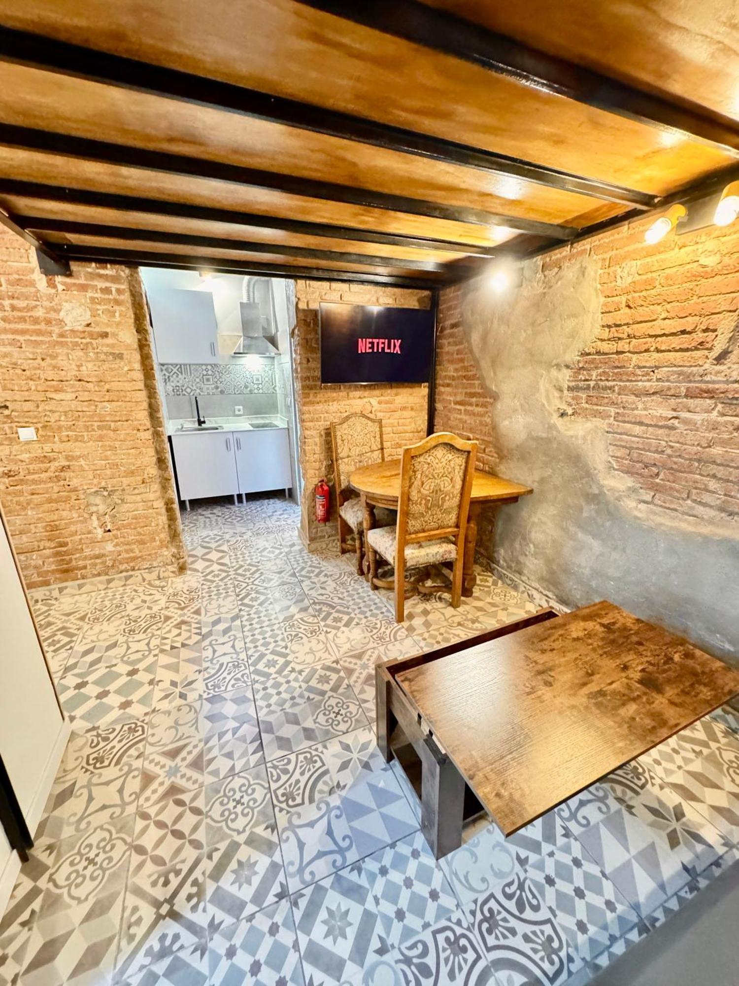 Apartamento Estudio Nuevo! Al Lado Del Metro L1 L4 L5