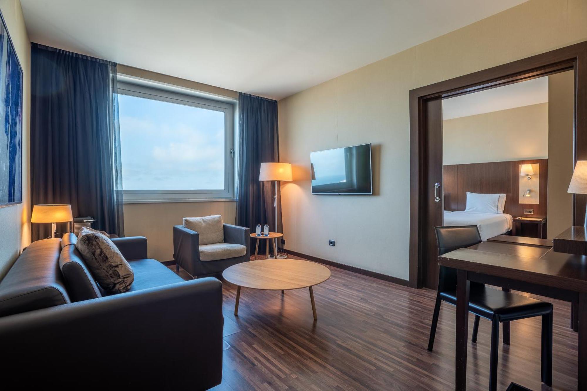 Hotel Leonardo Royal Hotel Barcelona Forum 4*