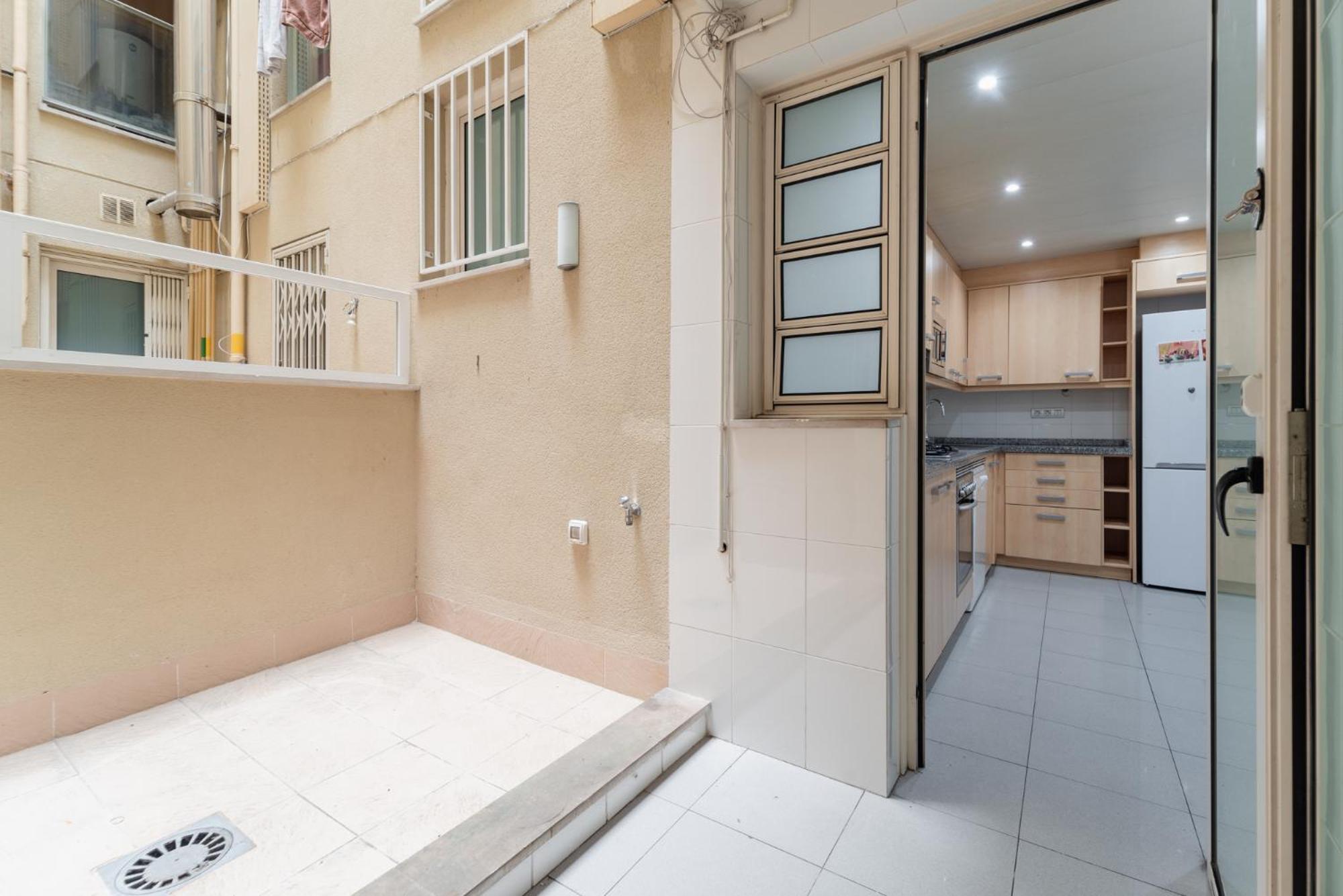Near Ramblas 3 Flat Min 32 Days Parking Optional * Barcelona
