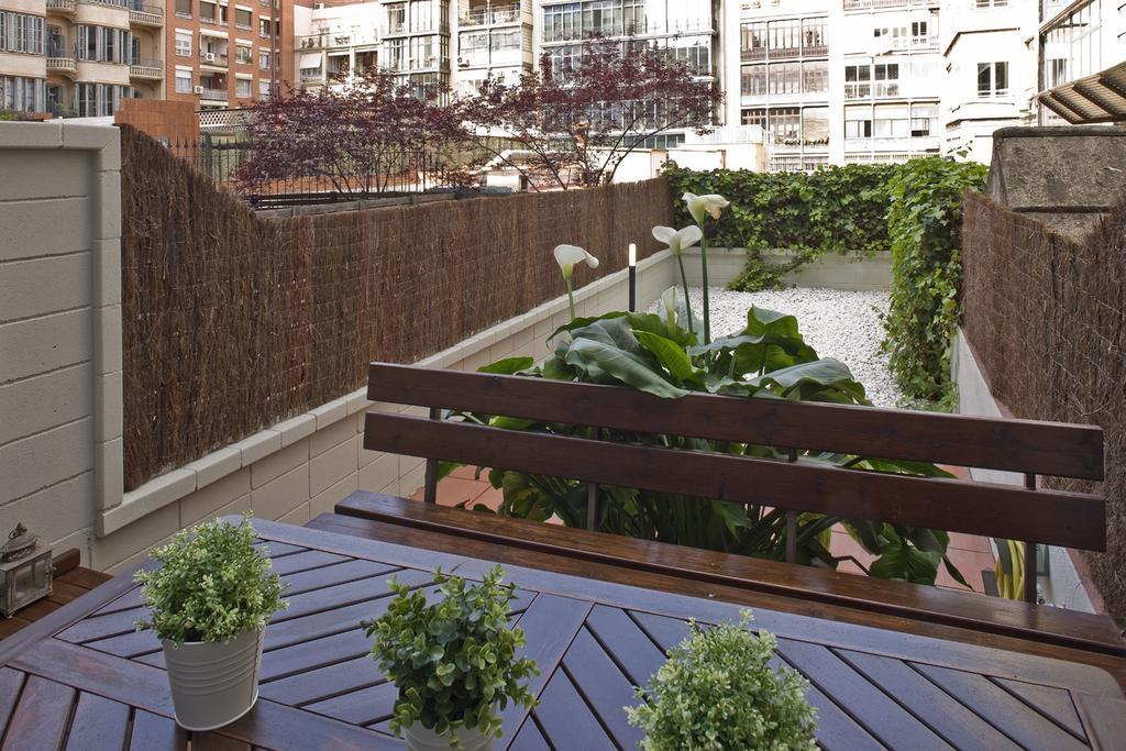 Flateli Lluria Apartment