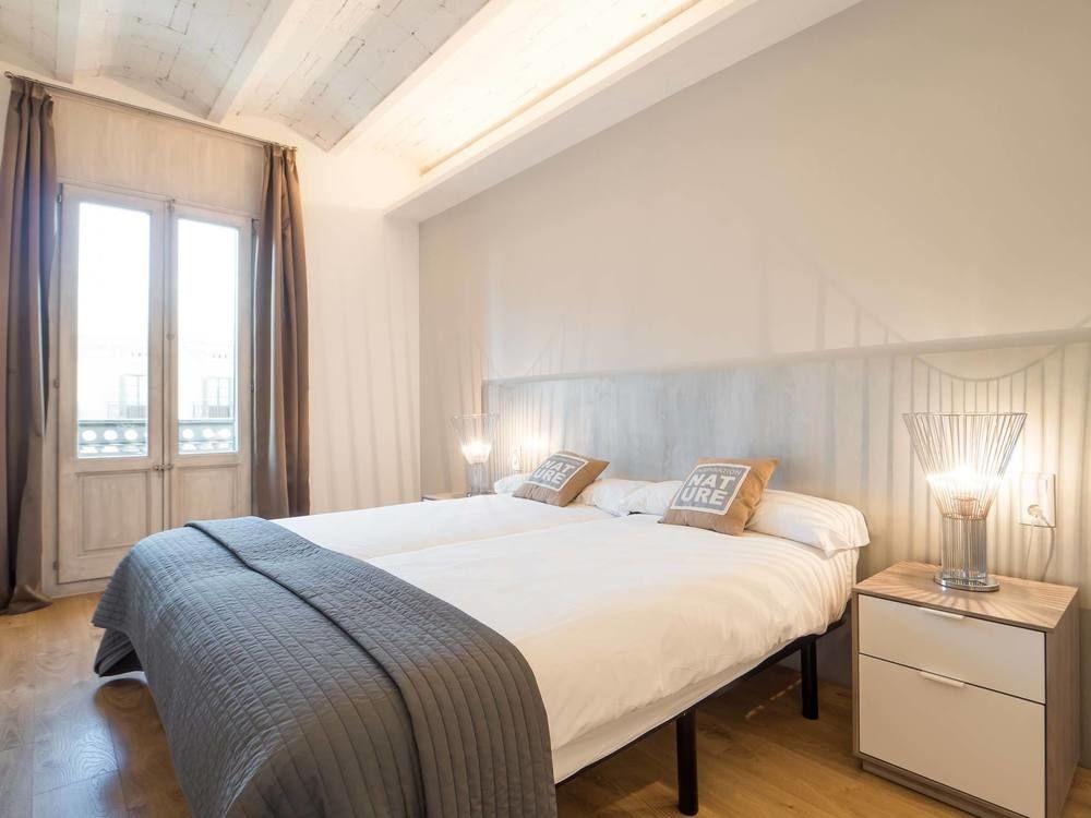 Rent Near Plaza De Catalunya Apartamento *