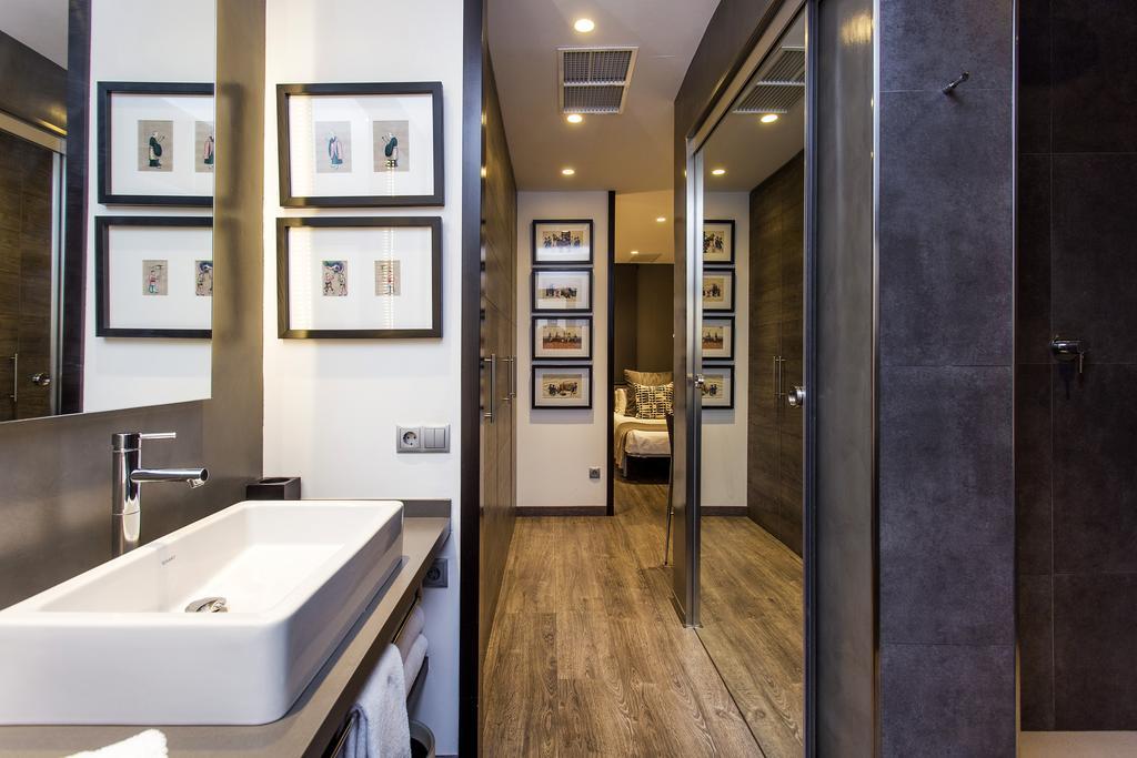 1 Bedroom Carrer Del Poeta Cabanyes Barcelona