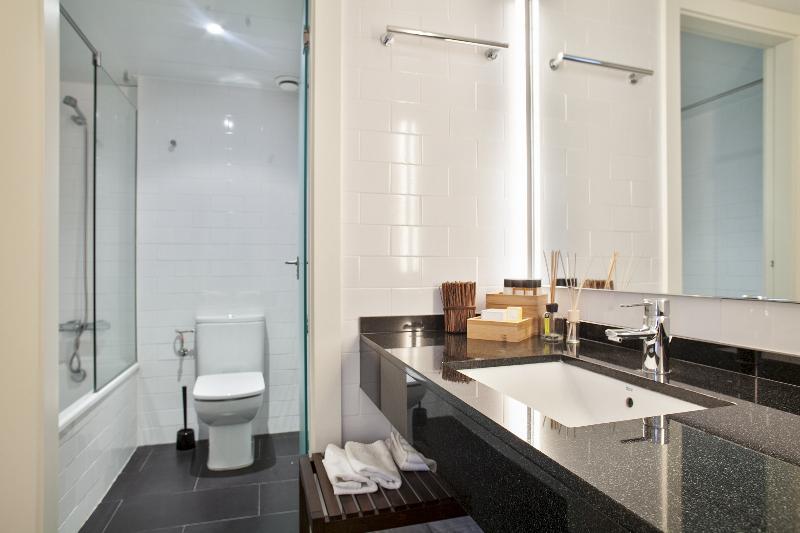 Apartment Around Mistral Pool