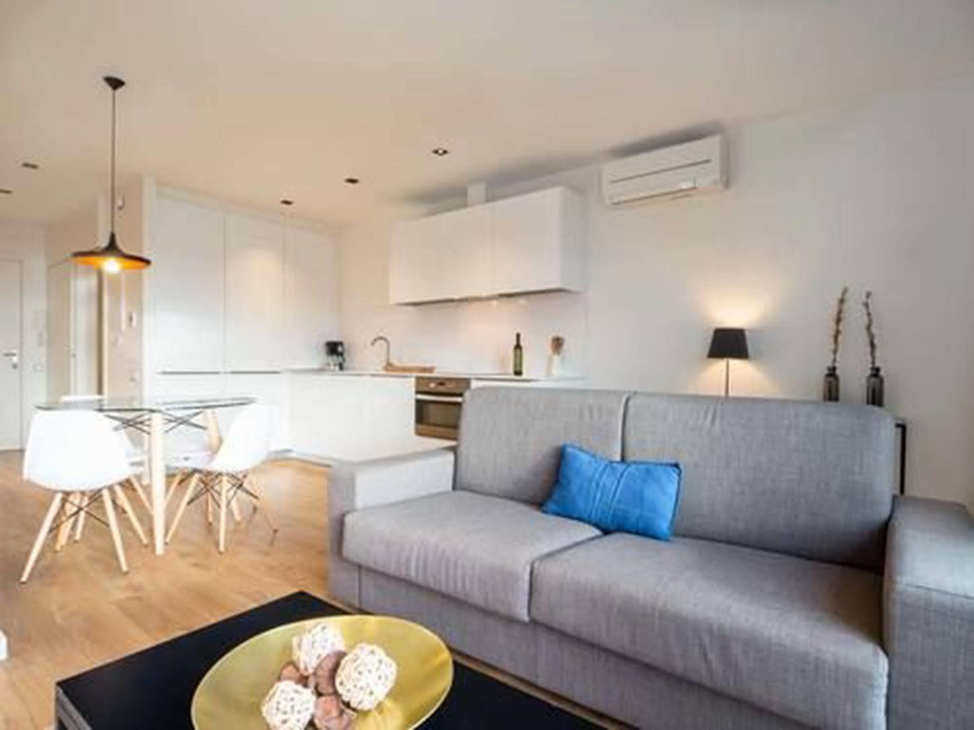 Rent Near Plaza De Catalunya Apartamento