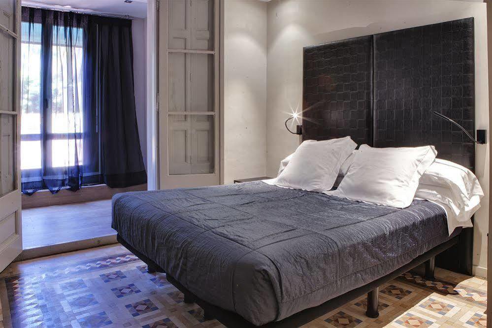 Balmes Apartment