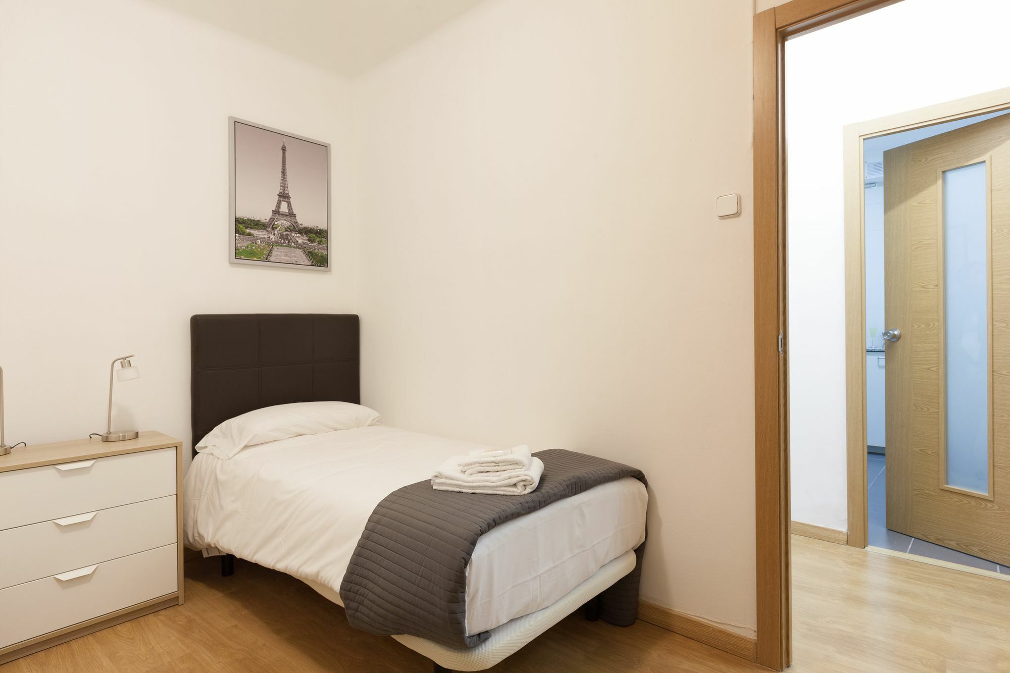 Crystal Touch Apartment *