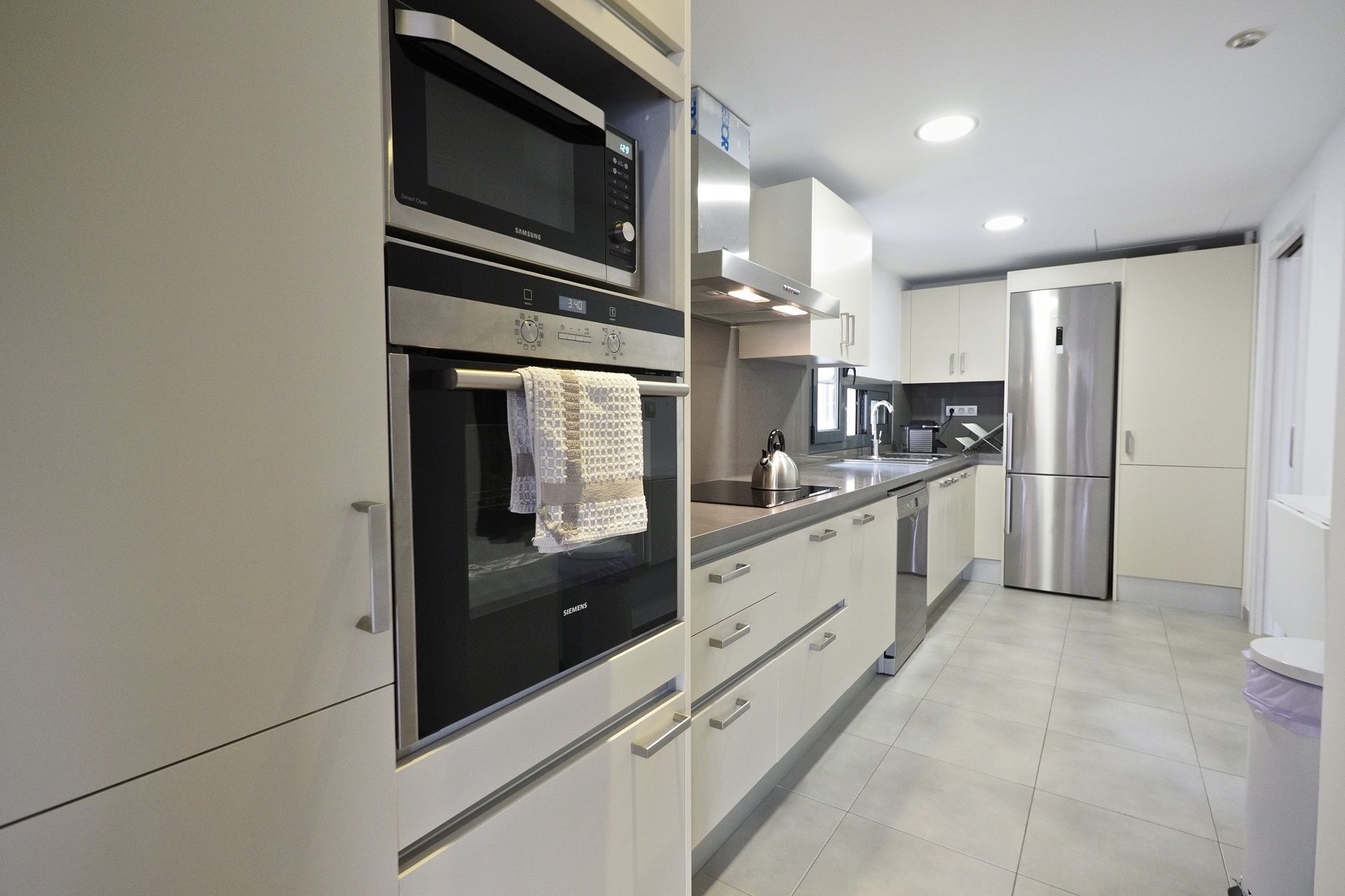 Vacasa - Exclusive Les Corts Apartment *