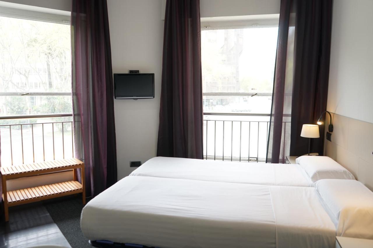 Q Guest house 2*