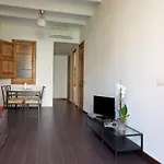 Family Apartment Near Sagrada Familia
