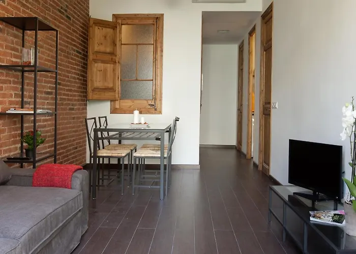 Family Apartment Near Sagrada Familia