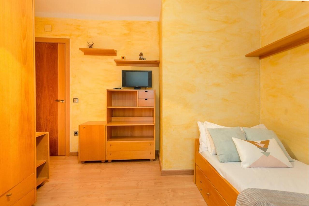 Apartment Comfortable 3bed With Amazing Views Over *