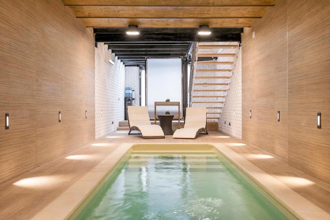 Amazing 3 Bedroom With Indoor Pool Apartment