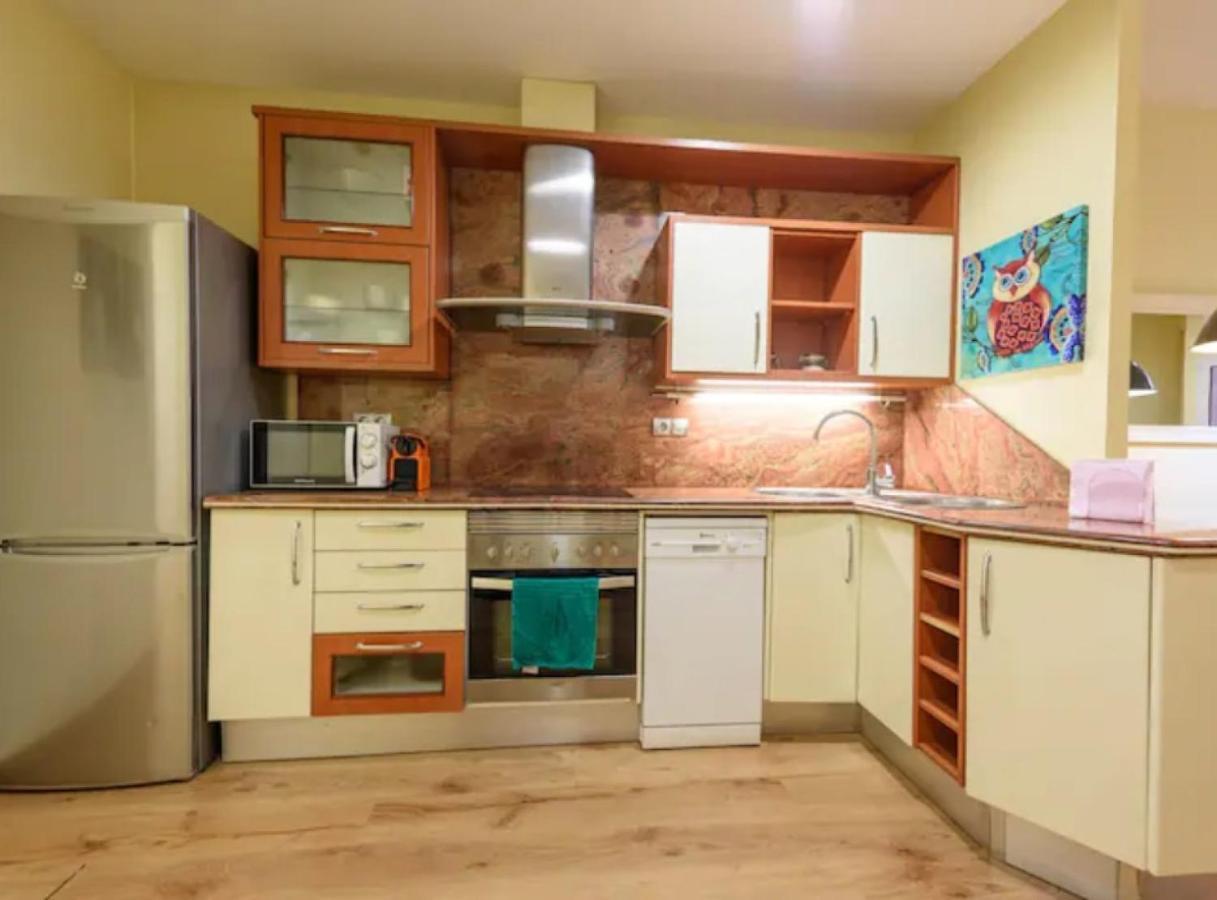 Apartment Ramblasrentals Chic & Spacious Flat Pool Table 15m Ramblas - Parking - Wifi *