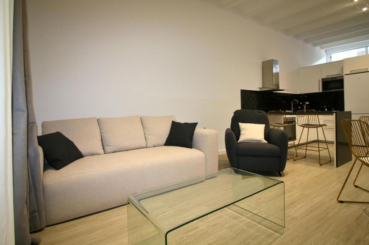 Luxurius For 4 People With Jacuzzi Apartamento Barcelona