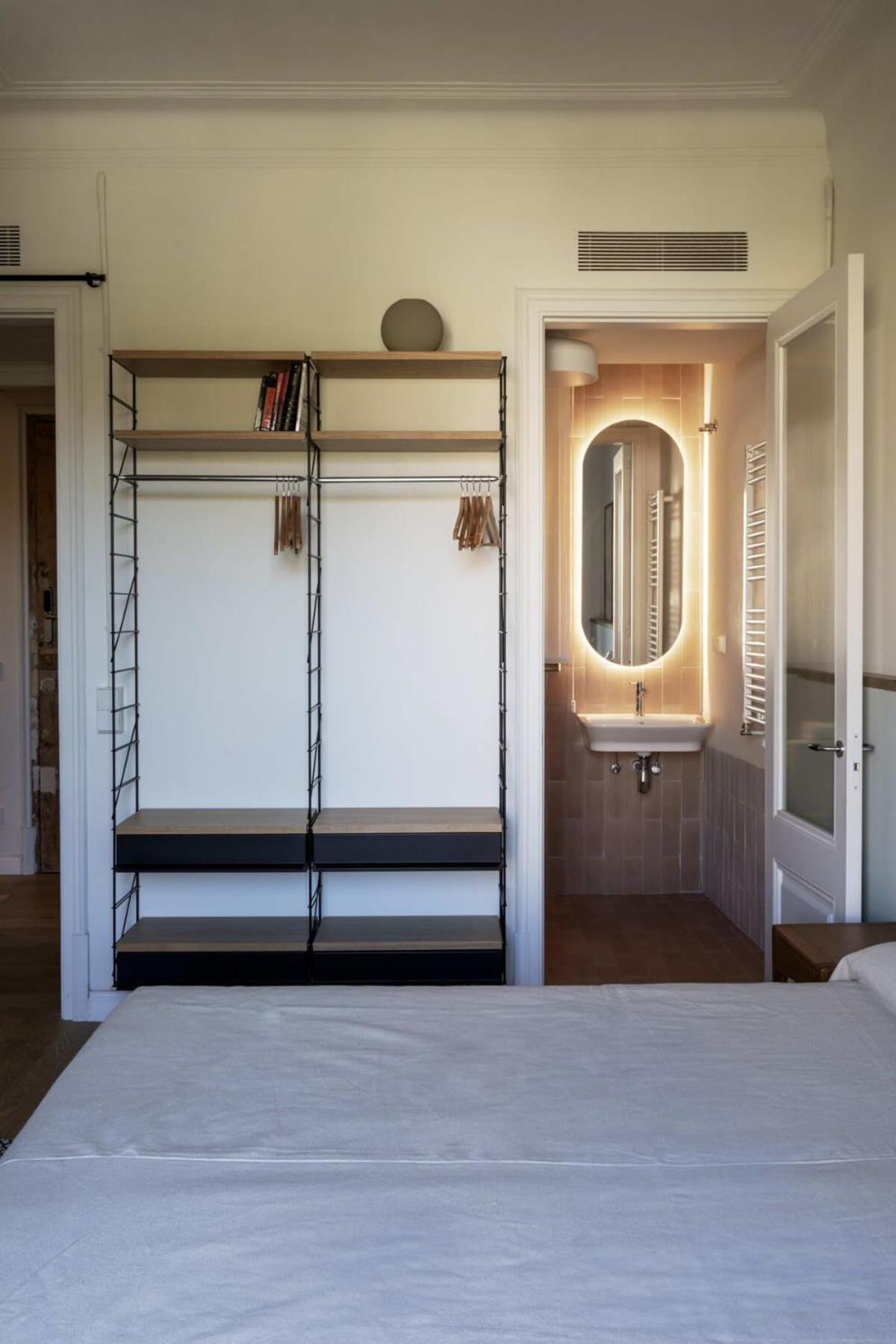 Amazing 5 Bd 5 Bathroom Next To Plaza Catalunya Barcelona