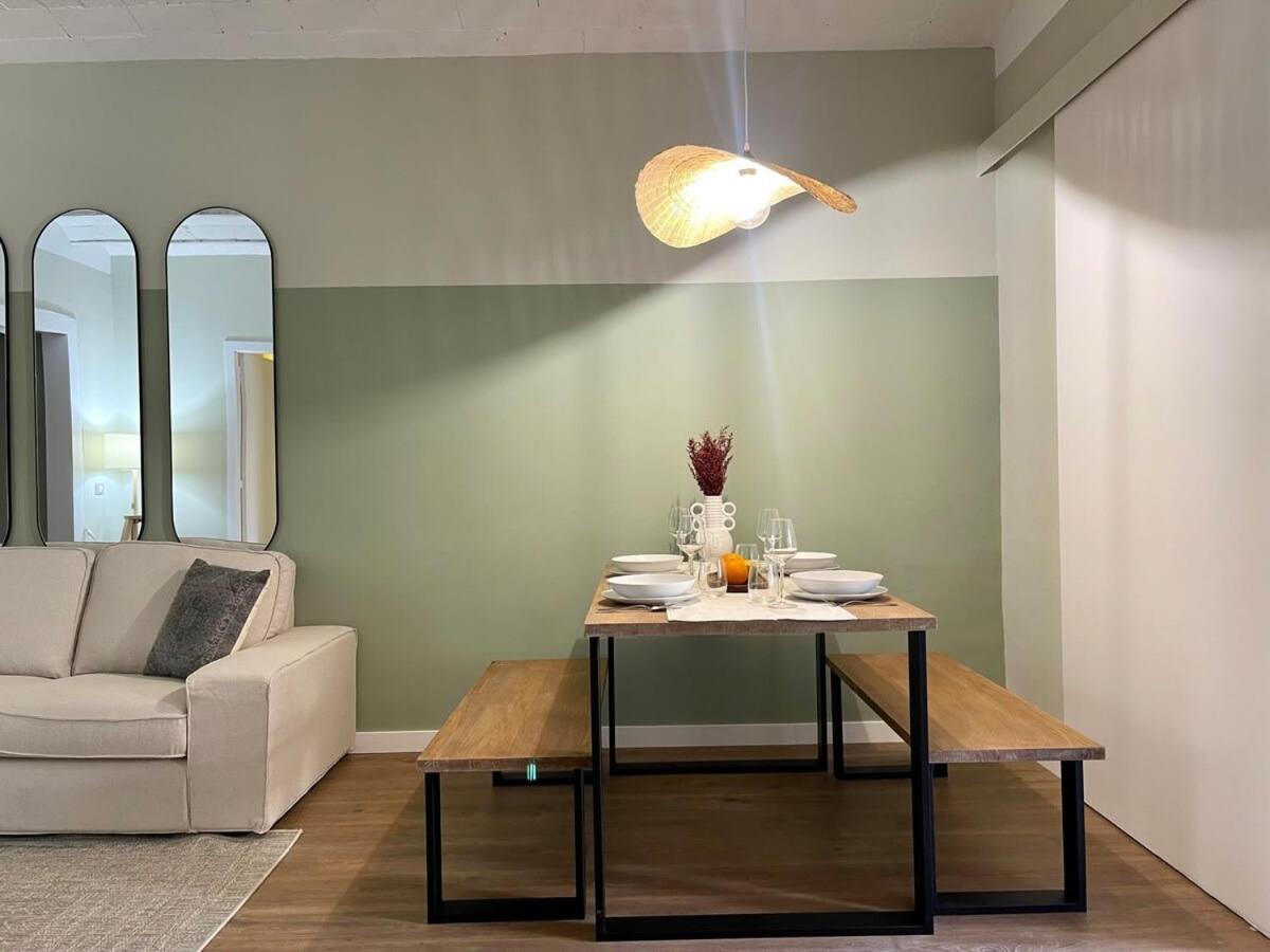 Plaza Catalunya Recently Renovated 5bd-4bth Apartamento Barcelona