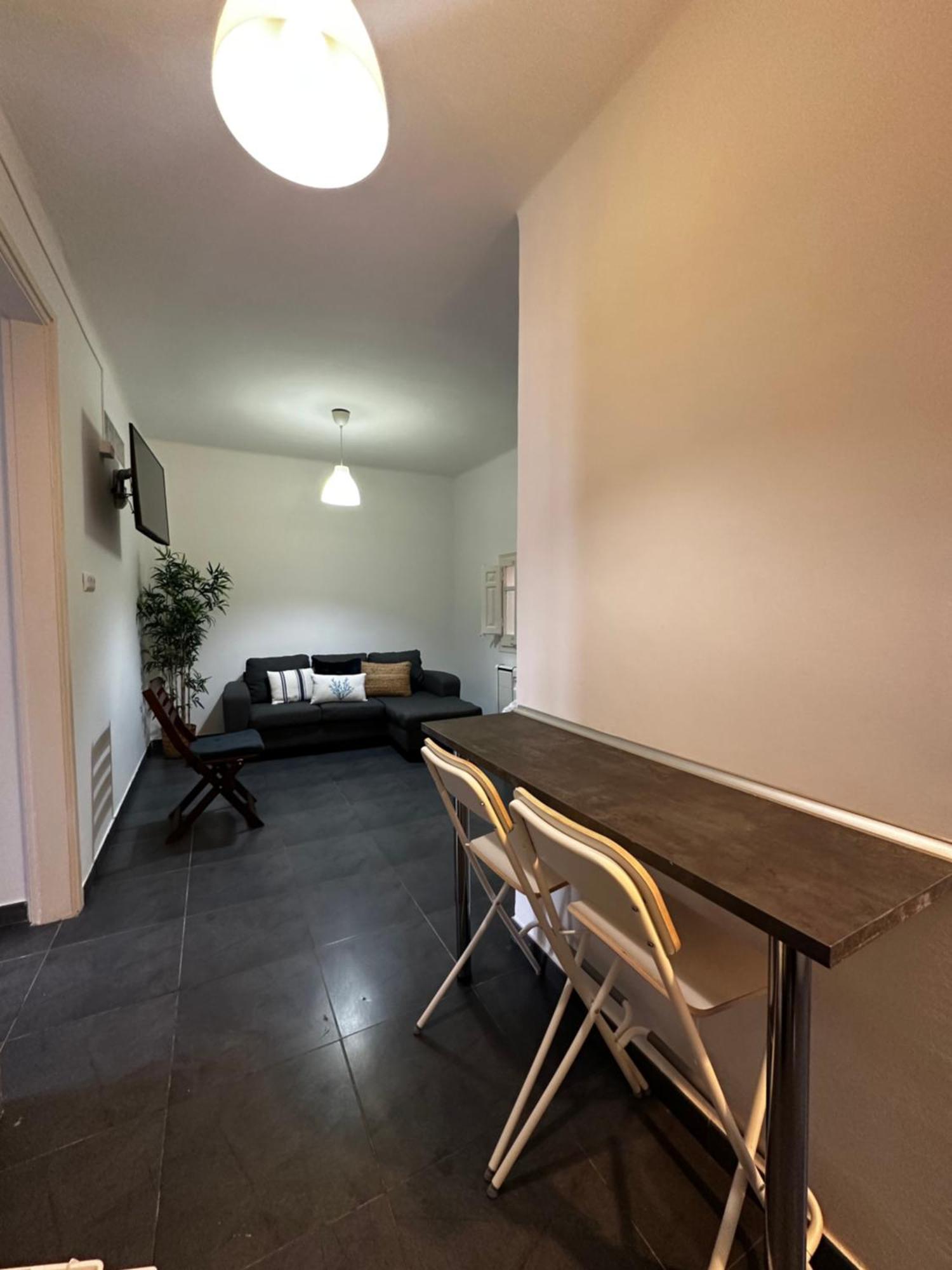 Near Ramblas - Only For Over 32 Days Apartment *