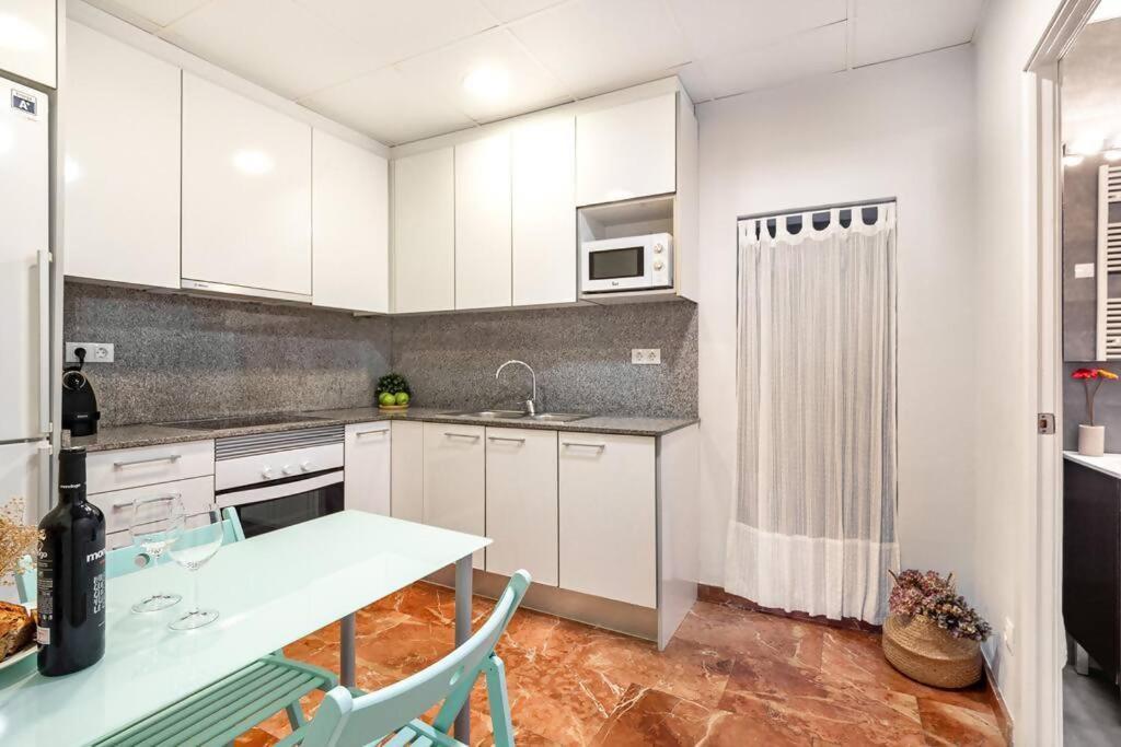 Park Guell Gaudi 2 Bedroom Apartment *