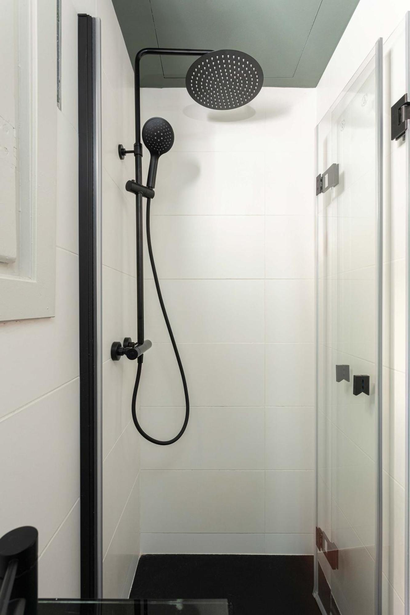 Spacious Stylish 4-bedroom Modernist Apartment Barcelona