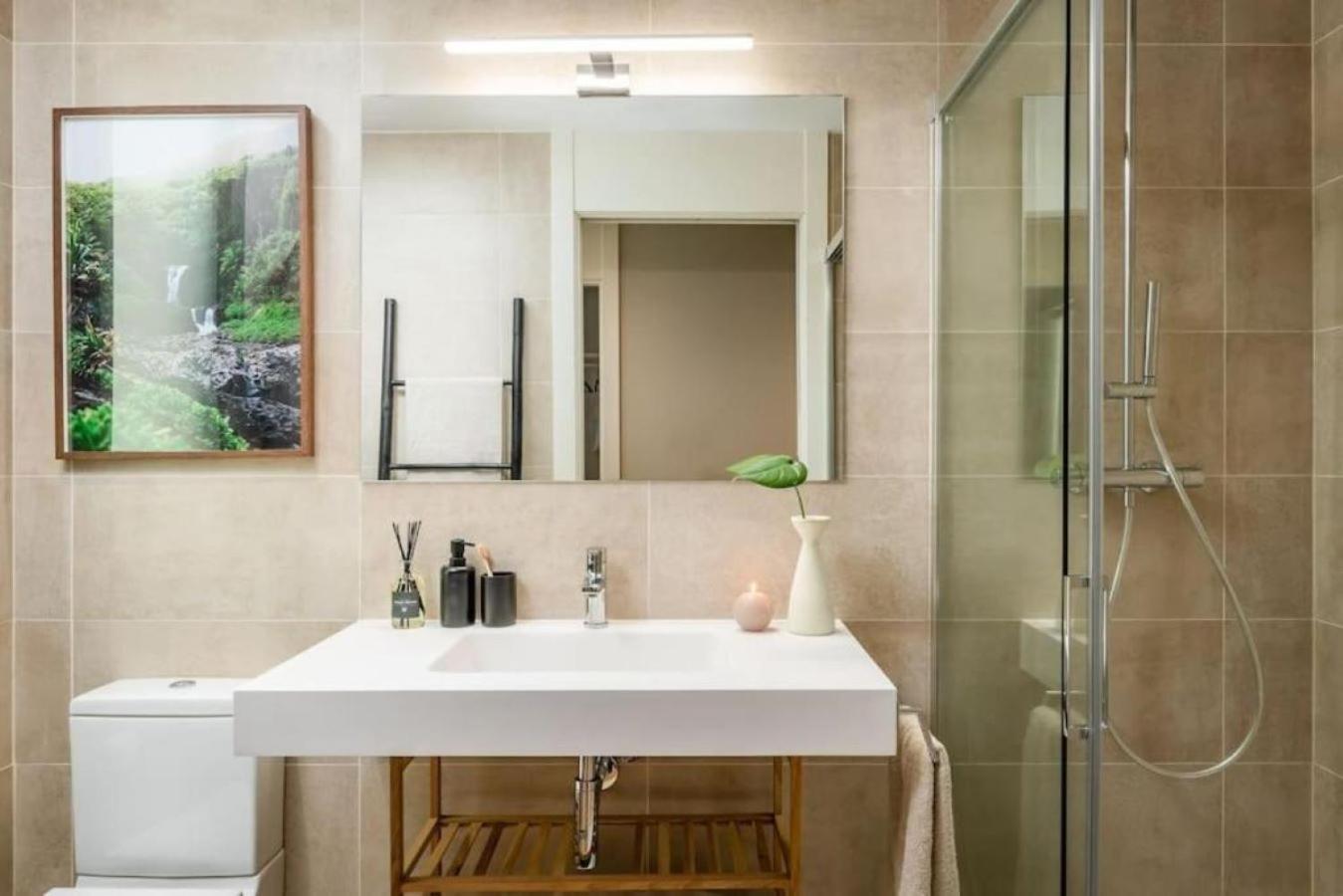 Lulua - 2 Bedrooms In Eixample Dreta Apartment *