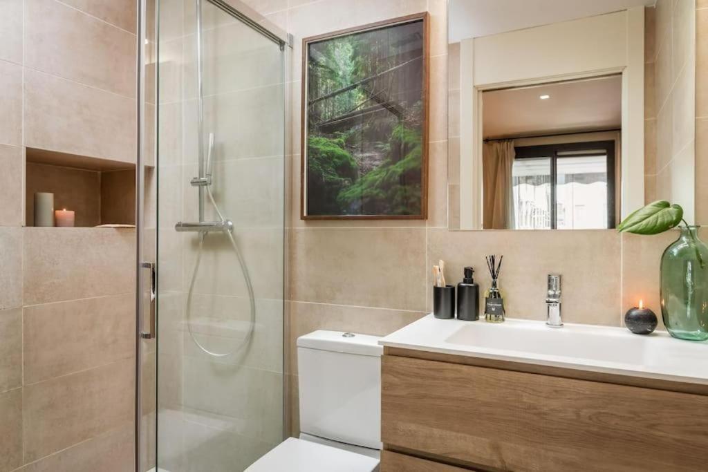 Lulua - 2 Bedrooms In Eixample Dreta Apartment