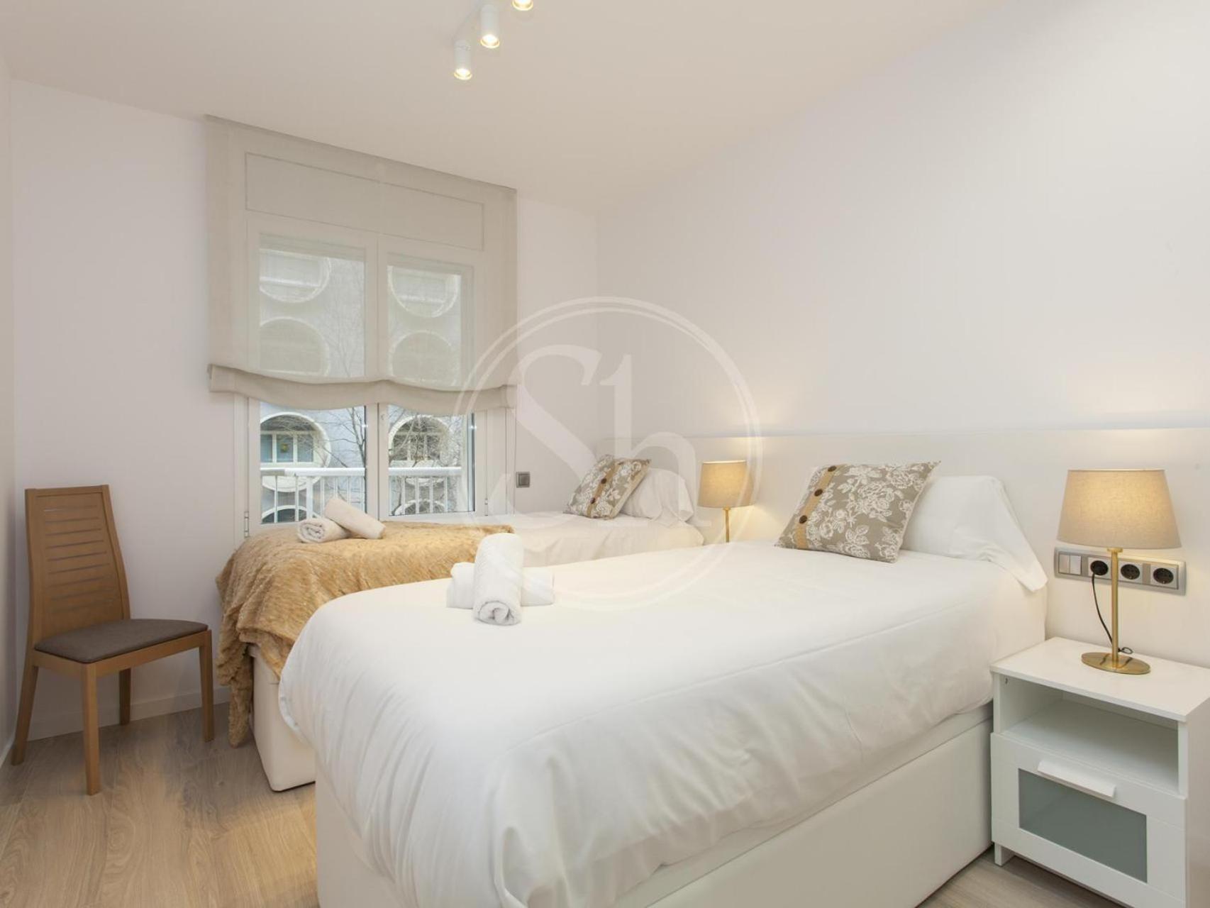 Apartamento For 8 People Barcelona
