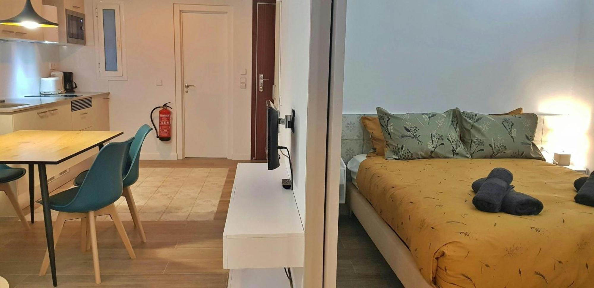 Apartment Sant Antoni 3 - Downtown Barcelona. Modern