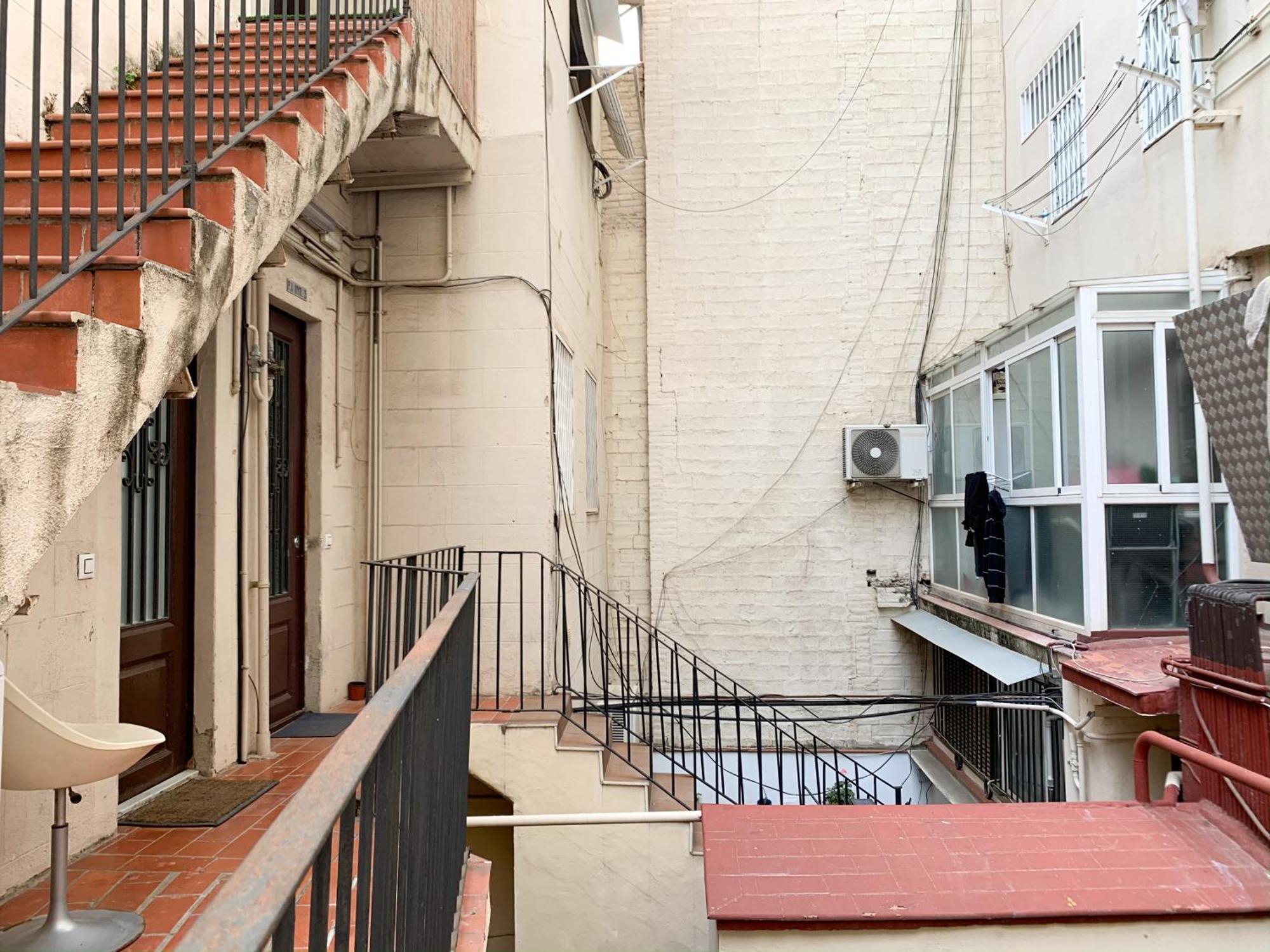 Creu Fira Hostafrancs Apartment