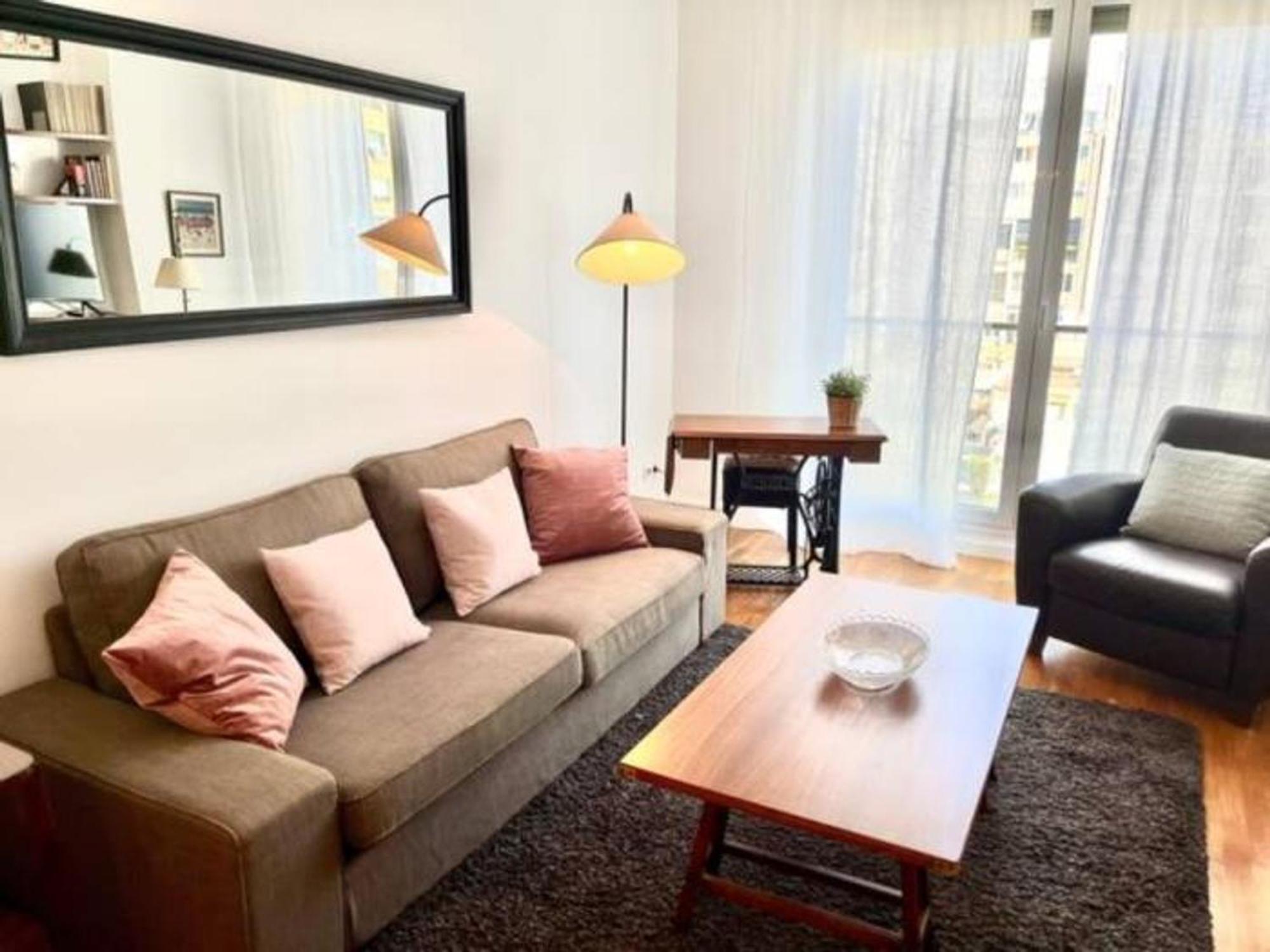 Con 2 Dormitorios, Elegante Y Centrico En Rambla Catalunya - Es-341-2 Apartment *