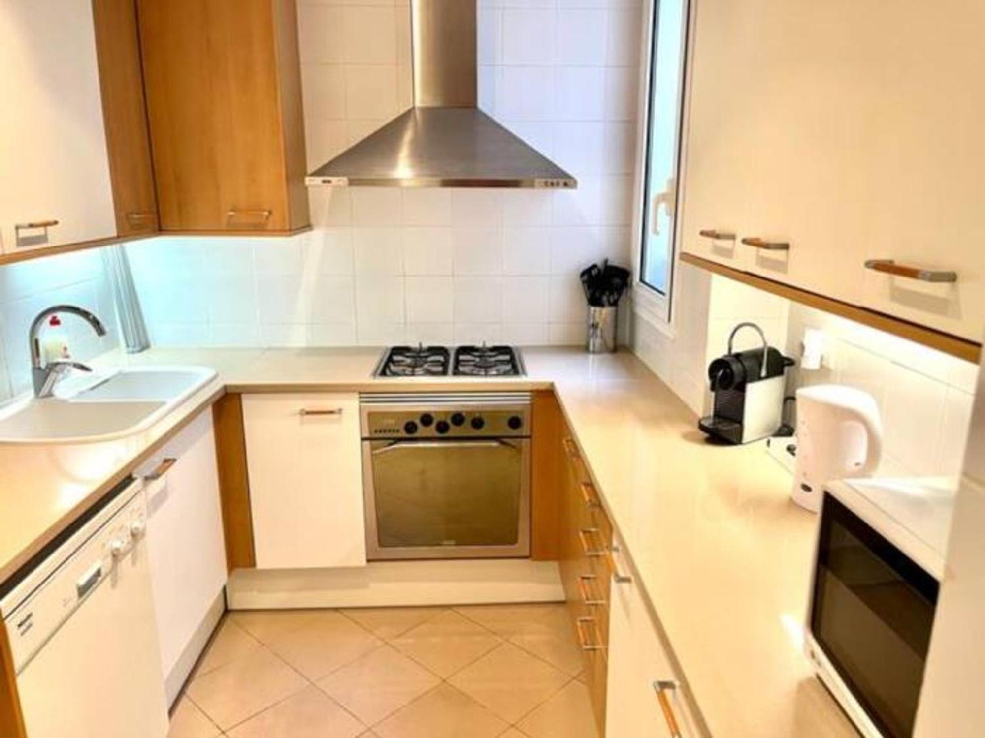 Con 2 Dormitorios, Elegante Y Centrico En Rambla Catalunya - Es-341-2 Apartment