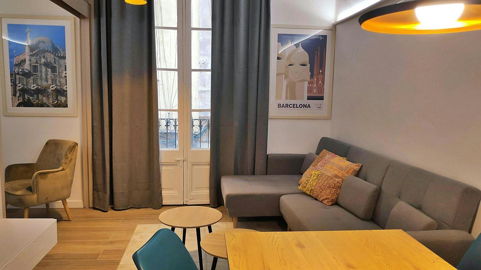 Apartment Sant Antoni 3 - Downtown Barcelona. Modern