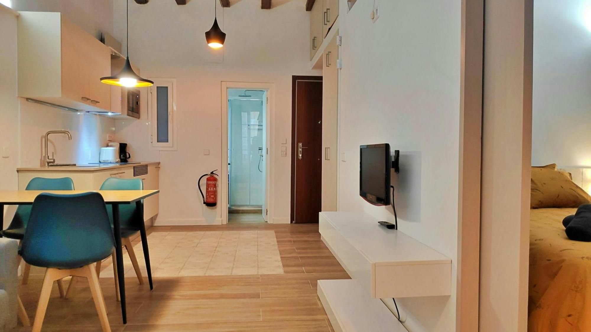Sant Antoni 3 - Downtown Barcelona. Modern Apartment *
