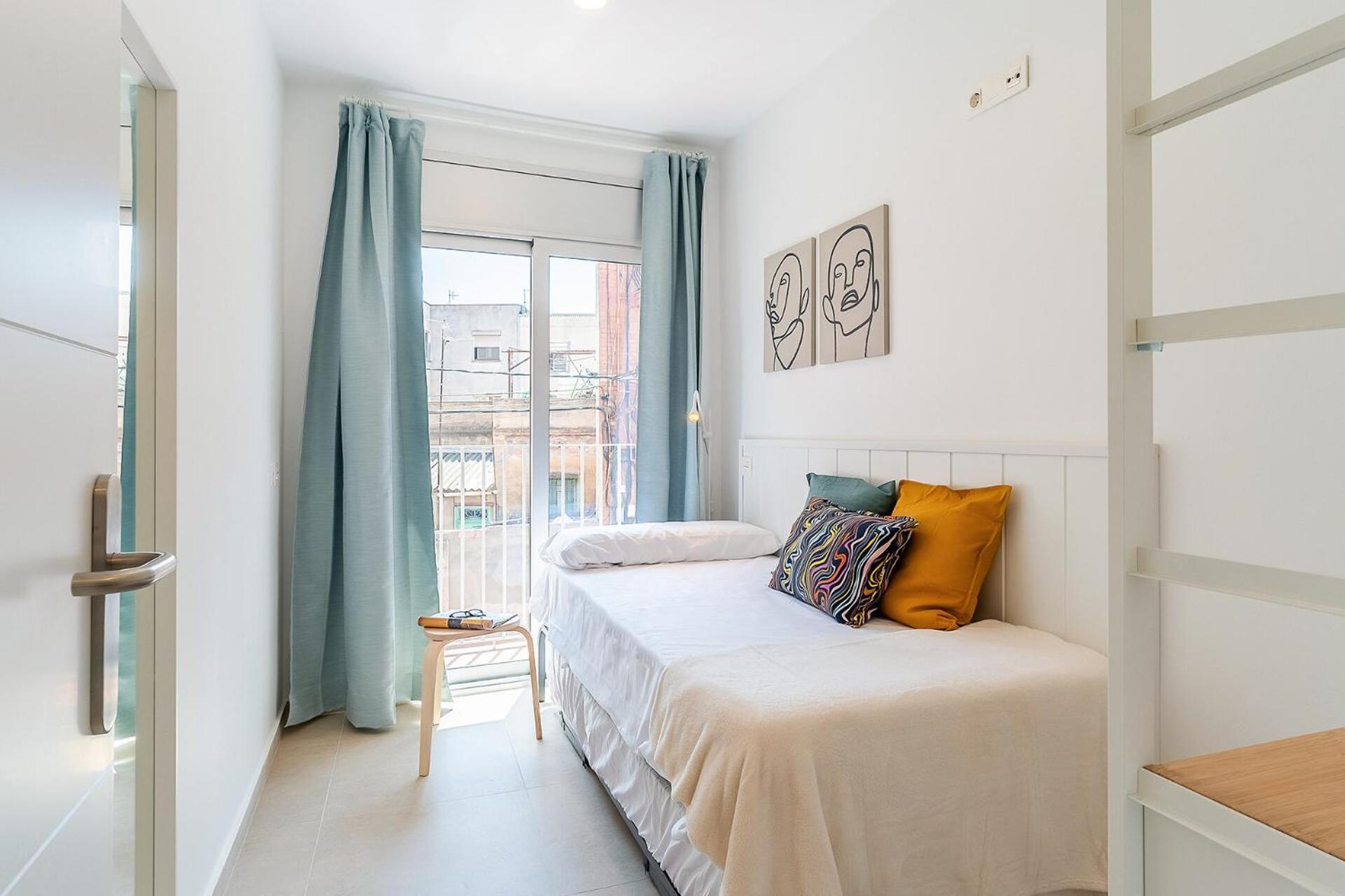 4237 - Ab Santa Coloma Iii Apartment