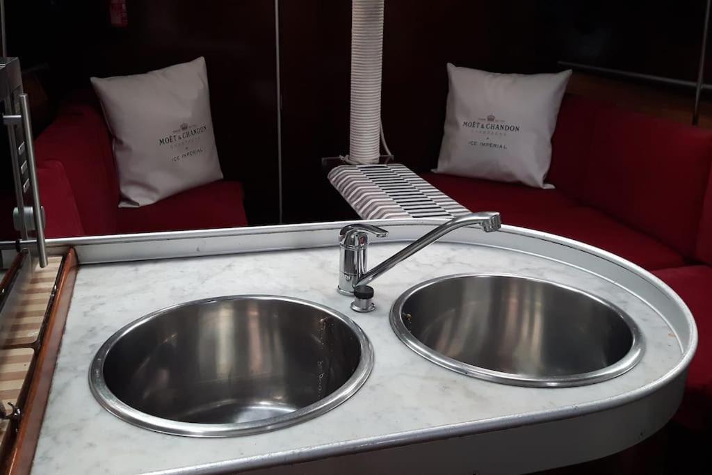 Amazing Flat In Classic Sailing Boat In Barcelona
