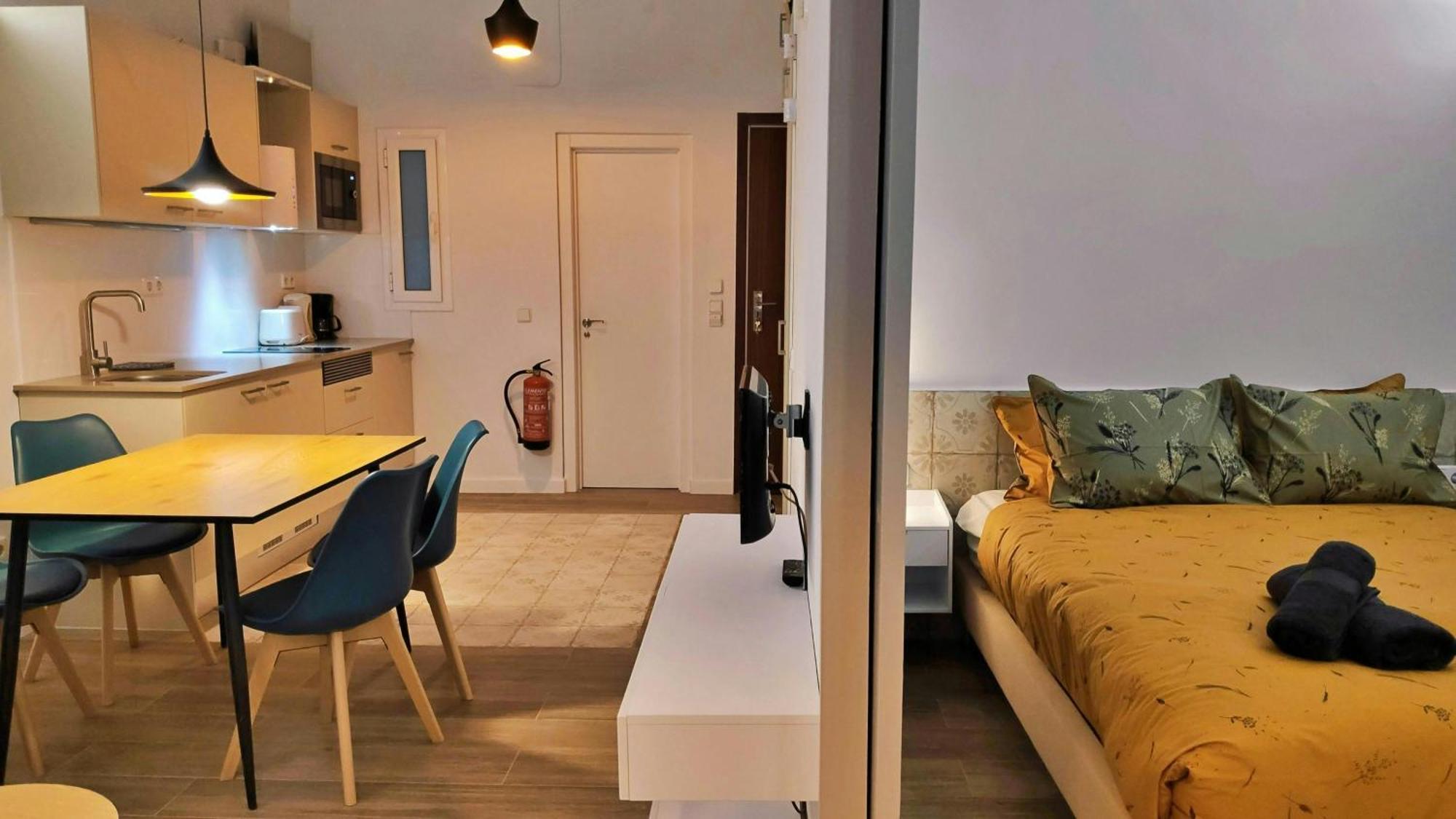 Apartment Sant Antoni 3 - Downtown Barcelona. Modern