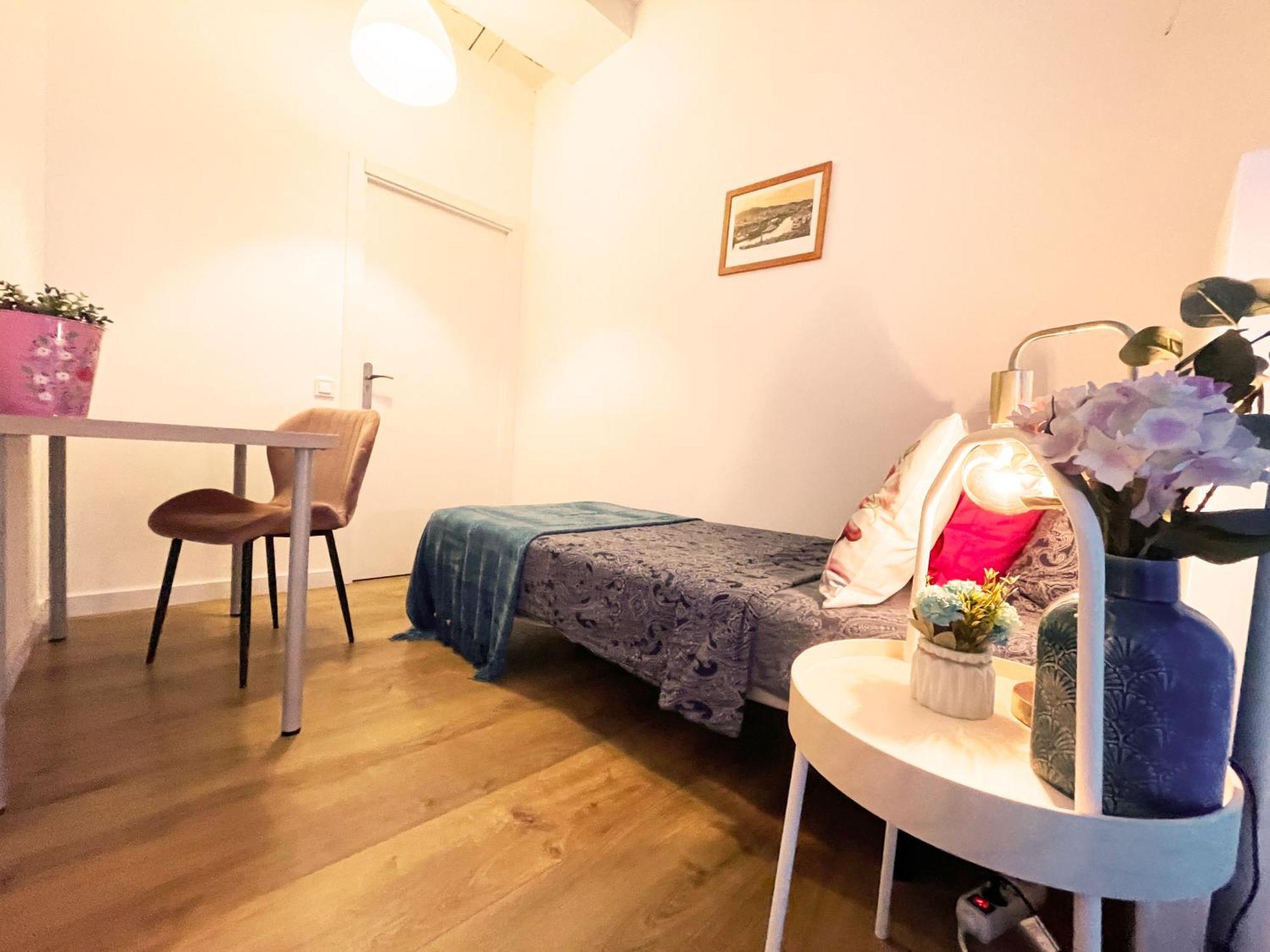 - Port Vell 1 Hostel Barcelona