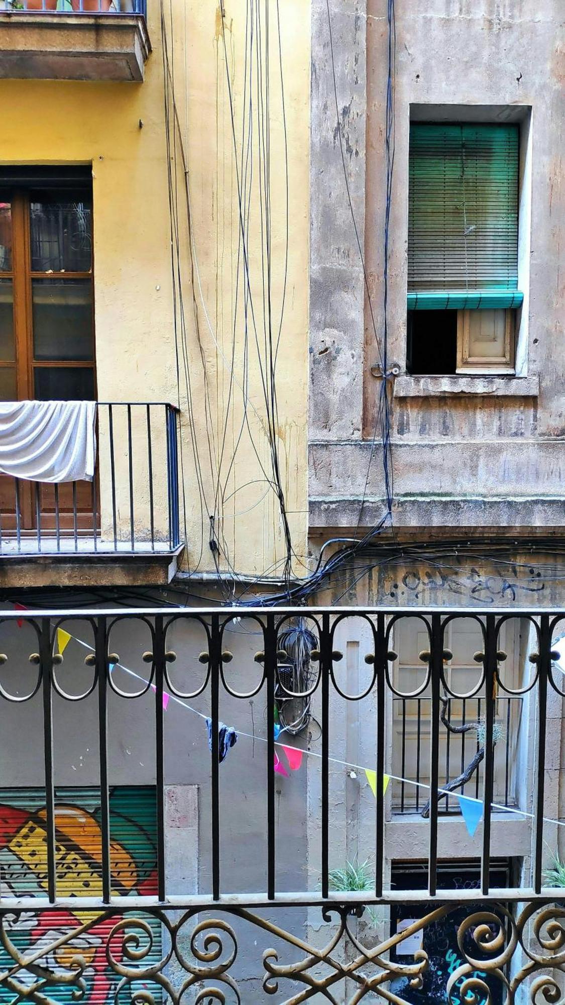 Sant Antoni 3 - Downtown Barcelona. Modern Apartment *