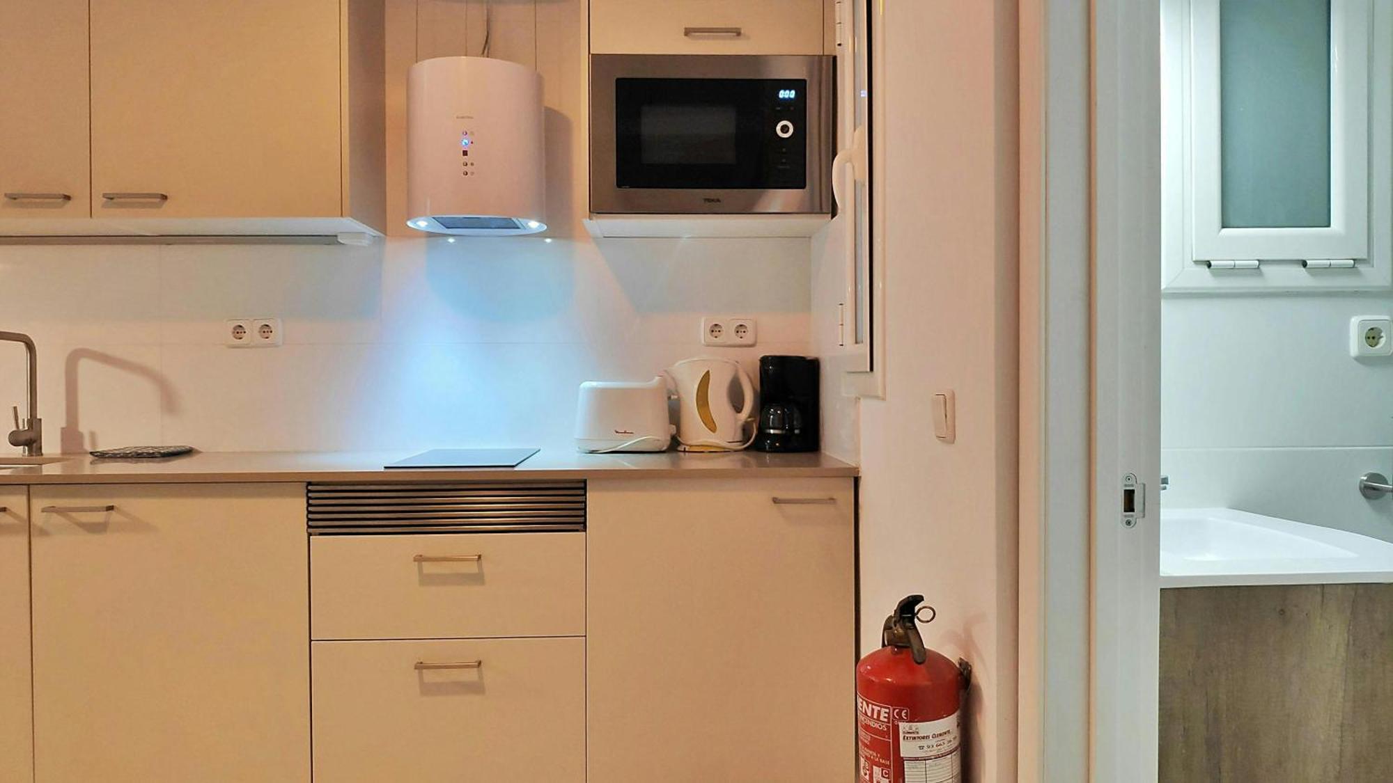 Sant Antoni 3 - Downtown Barcelona. Modern Apartment *