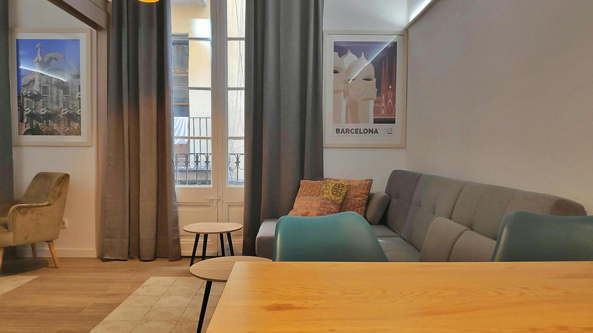 Apartment Sant Antoni 3 - Downtown Barcelona. Modern