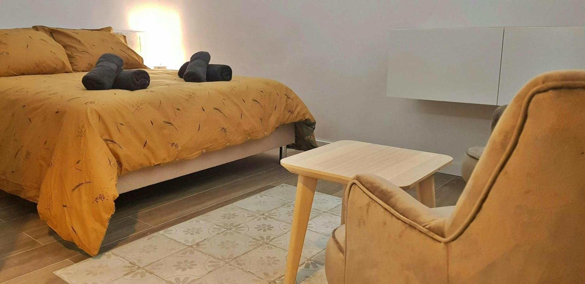 Sant Antoni 3 - Downtown Barcelona. Modern Apartment
